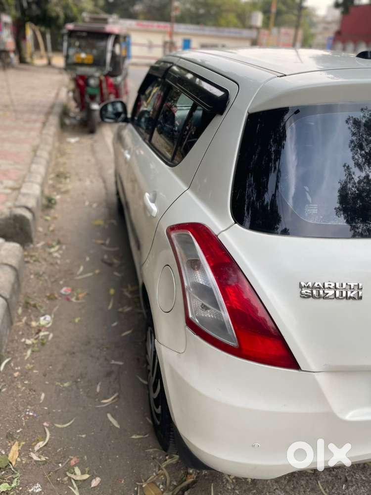 Maruti Suzuki Swift Vxi 2012