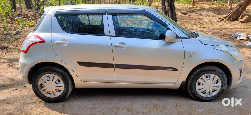 Maruti Suzuki Swift Lxi Optional-o, 2017, Petrol