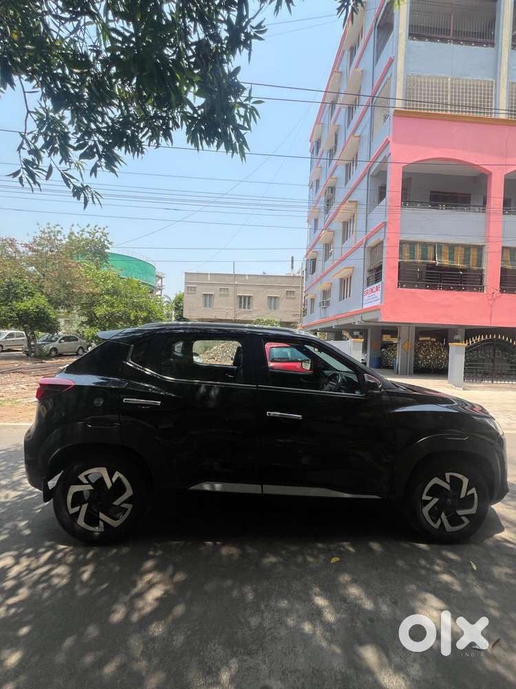 Nissan Magnite 1.0 Xv Premium, 2020, Petrol