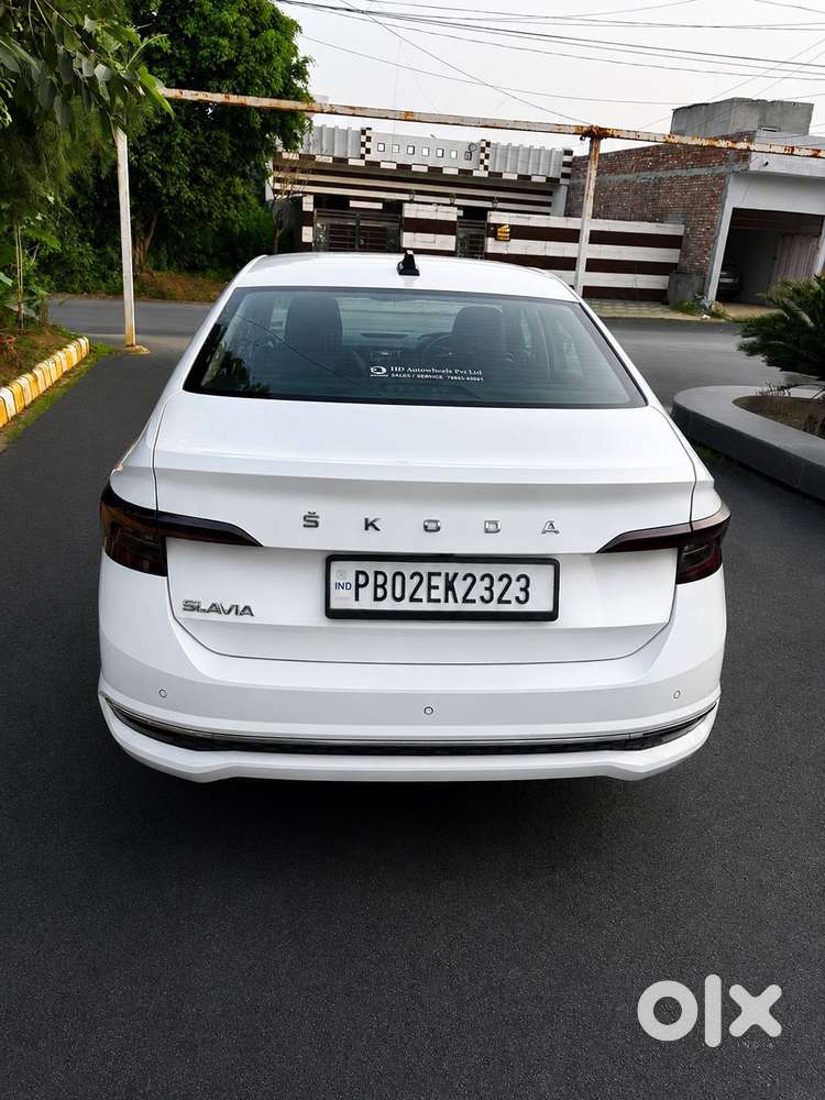 Skoda Slavia Style 1.0l Tsi Mt, 2023, Petrol