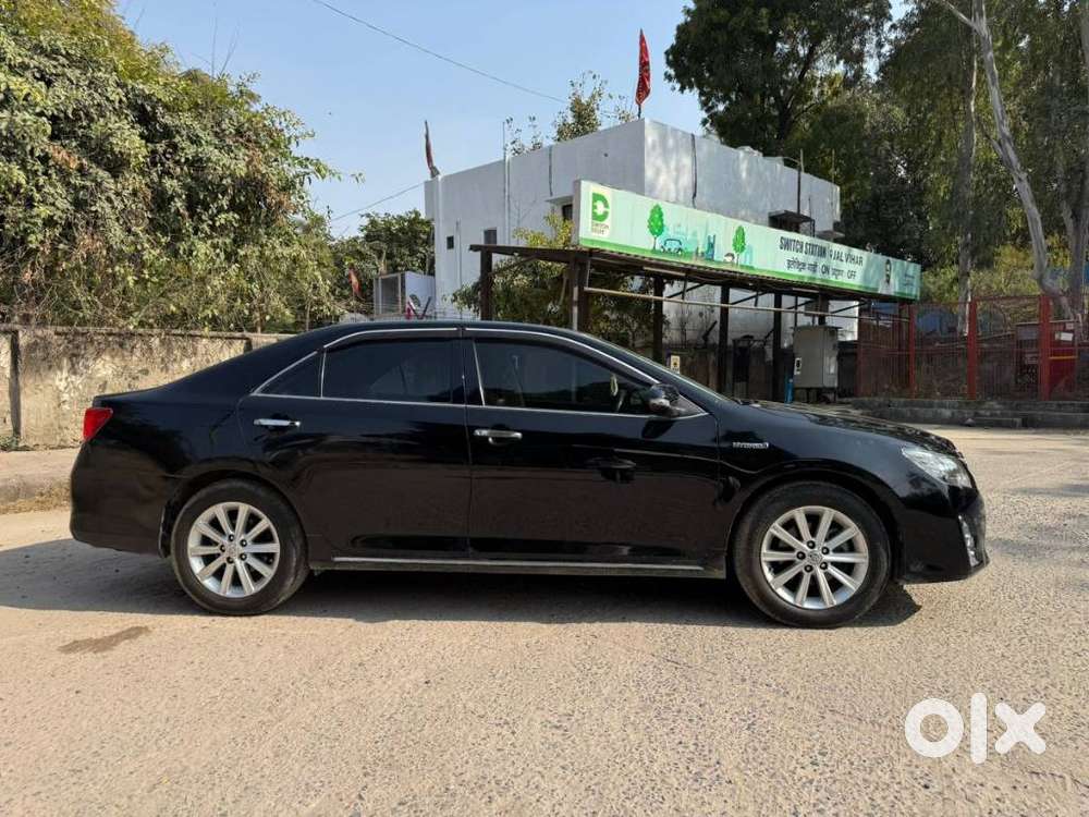 Toyota Camry Hybrid, 2014