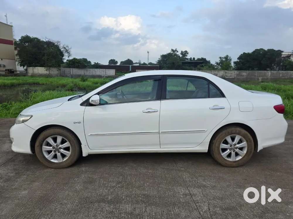 Toyota Corolla Altis 2011 3rd Owner
