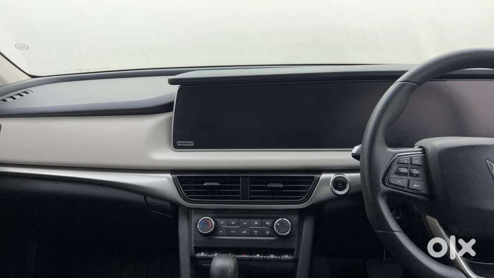 Mahindra Xuv700 2.2 Ax 5 Diesel At 7 Str, 2024, Diesel