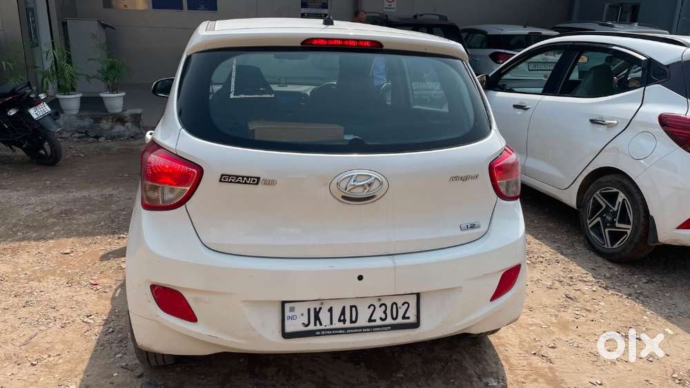 Mint Condition White Hyundai Grand I10 Magna (2014) - Single Handed