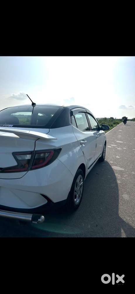 Hyundai Aura 2023 Cng & Hybrids Well Maintained