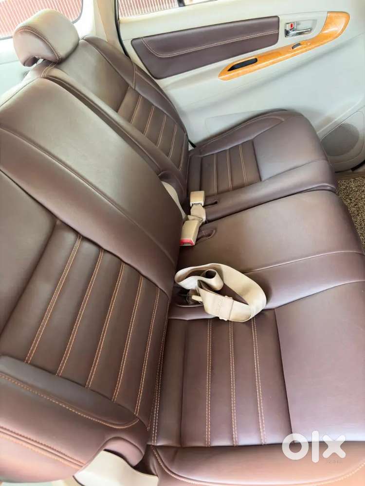 Toyota Innova V 2010 Diesel 137000 Km Driven