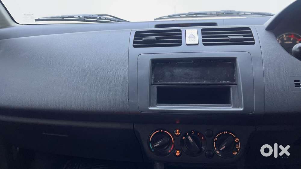 Maruti Suzuki Swift Vxi Bsiv, 2011, Petrol