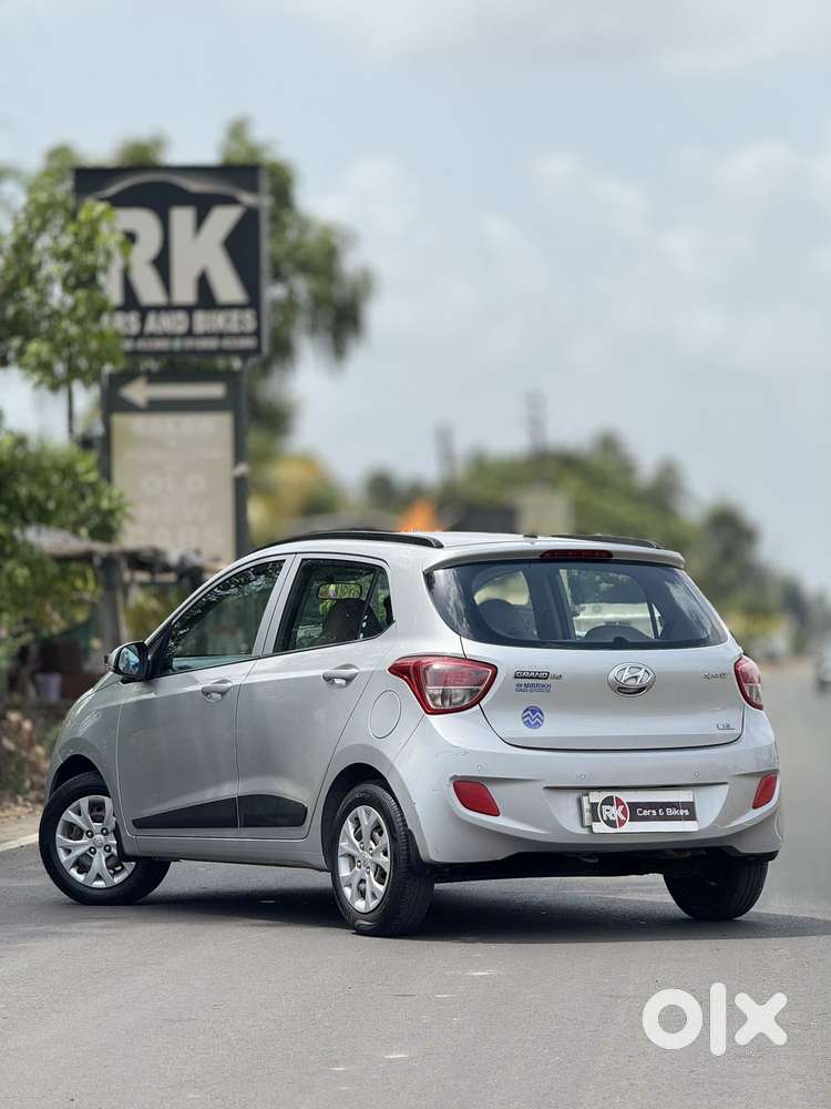 Hyundai Grand I10 Sportz, 2016, Petrol