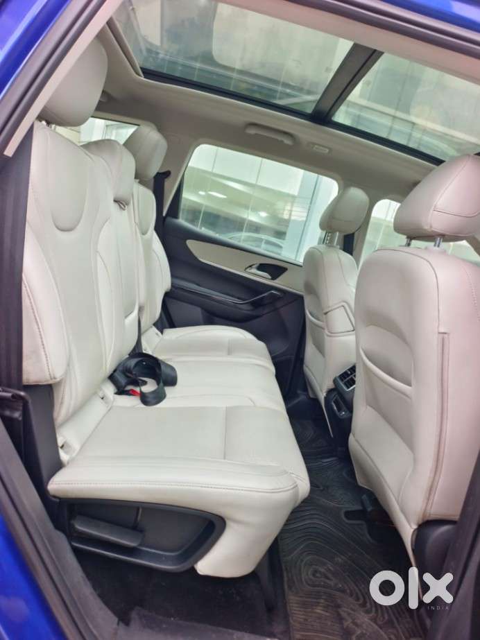 Mahindra Xuv700 2.0 Ax 7 Petrol At Str, 2022, Petrol