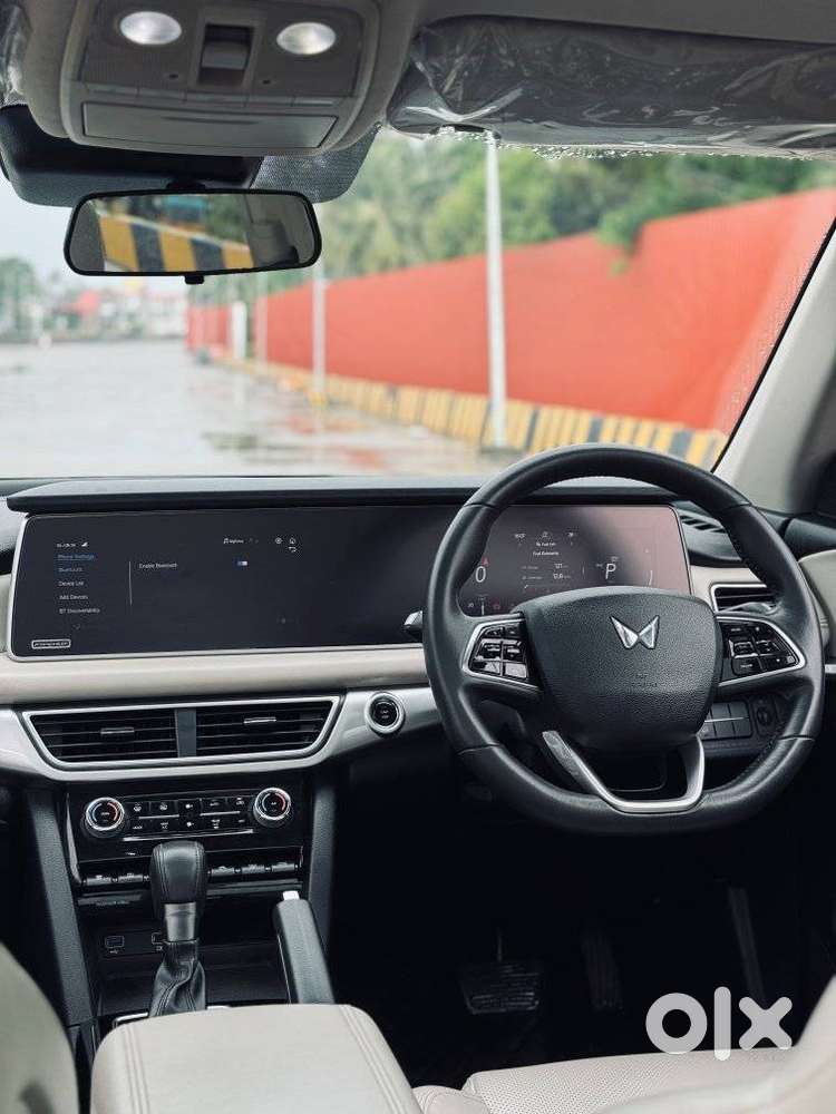 Mahindra Xuv700 2.2 Ax 7 Diesel At Str, 2023, Diesel
