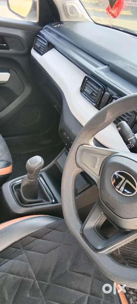 Tata Punch 1.2 Revotron 2025