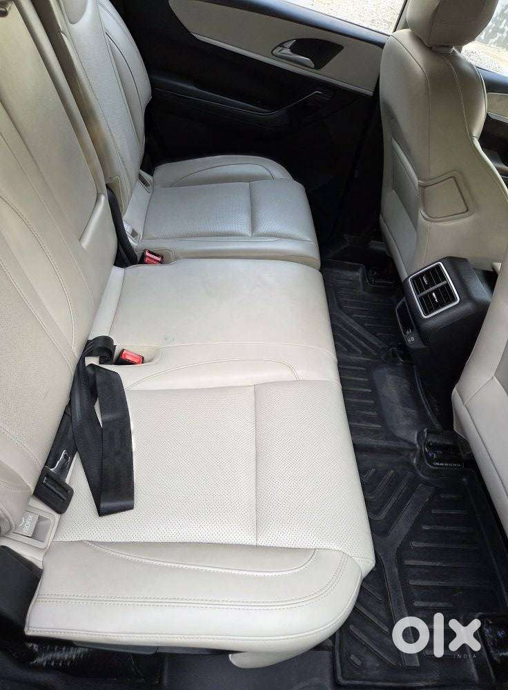 Mahindra Xuv700 2.2 Ax 7 Diesel Mt Luxury Pack Str, 2023, Diesel