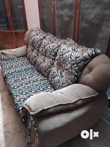 Olx sleeper store couch