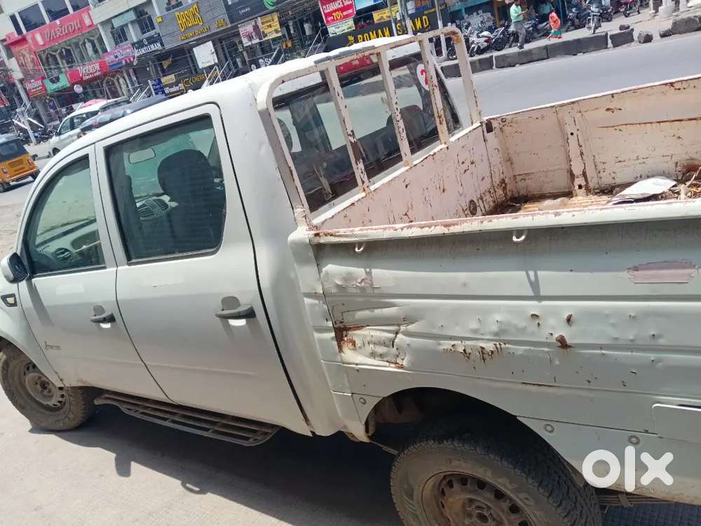 Mahindra Genio 2.5 Dc 2017