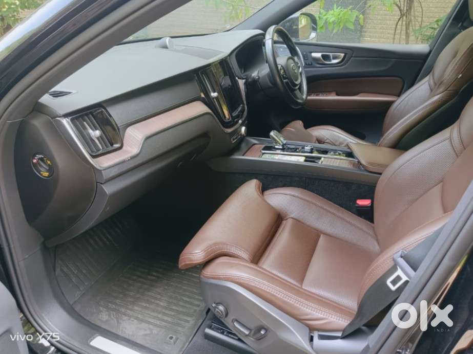 Volvo Xc60 D5 Inscription, 2022, Petrol