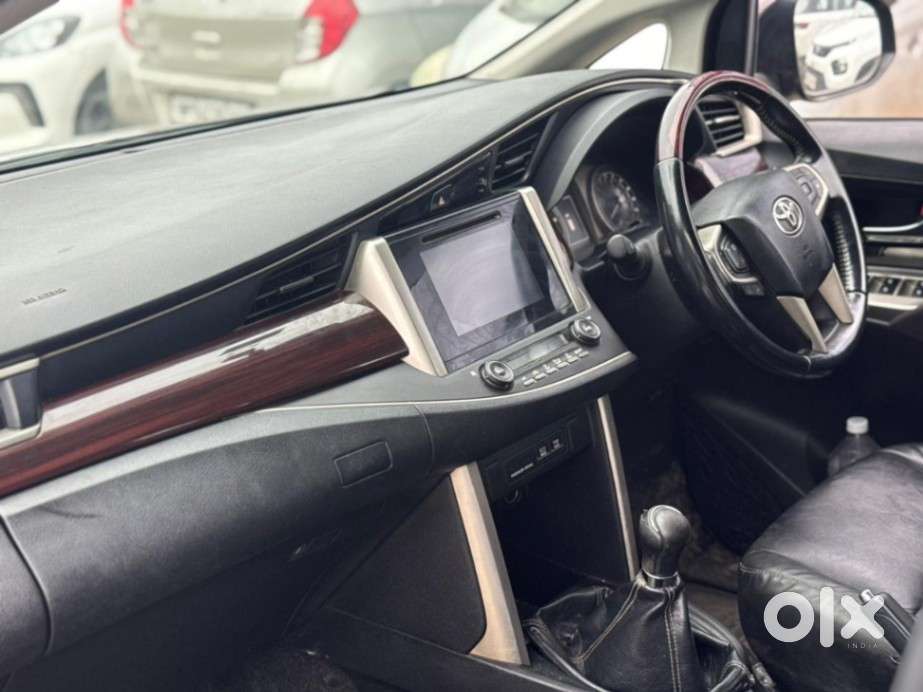 Toyota Innova Crysta 2.4 Vx Mt, 2016, Diesel