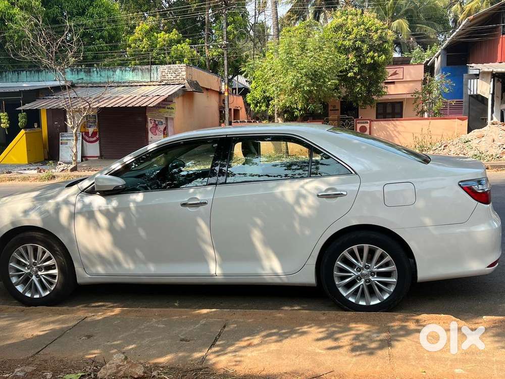 Toyota Camry 2015 Petrol Well Maintained