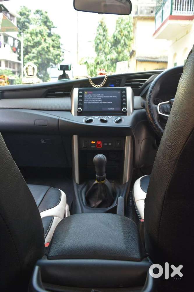 Crysta 2025 Gx 7 Seater  Driven 6000kms