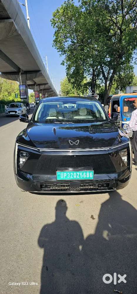 Mahindra Xev 9e Top Model November 2025 Electric 4000 Km Driven