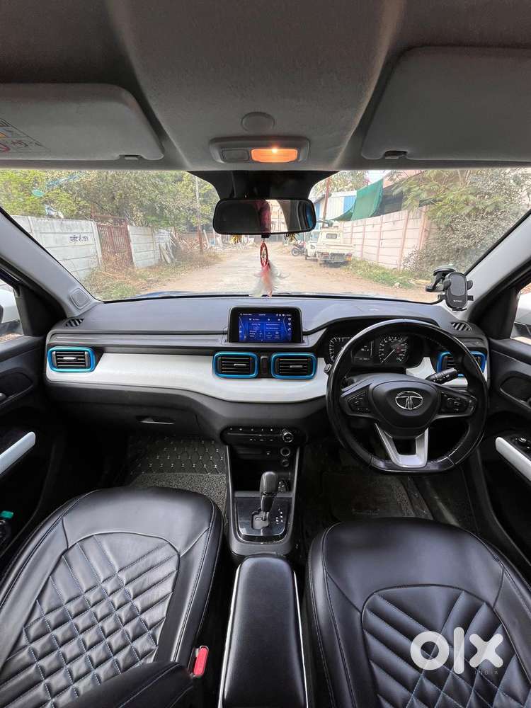Tata Punch 1.2 Revotron Creative Amt Dual Tone, 2021, Petrol