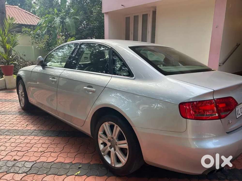 Audi A4 2011 (dec), Diesel 110000 Km Driven.