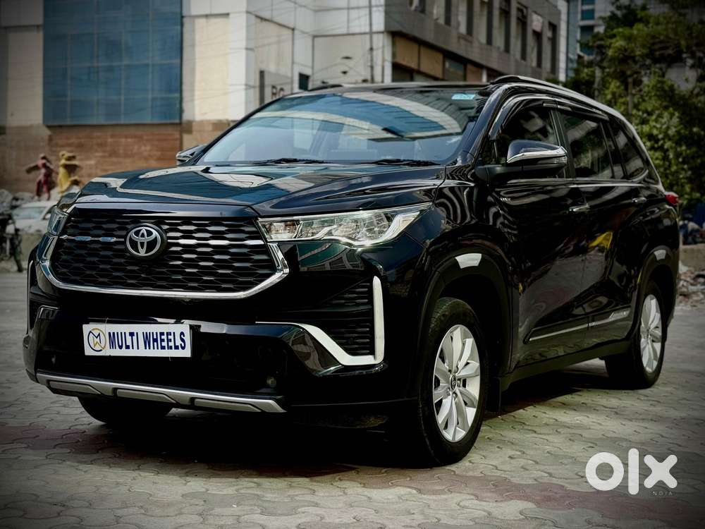 Toyota Innova Hycross 2.0 Vx (o) Hybrid 8 Str, 2025, Petrol