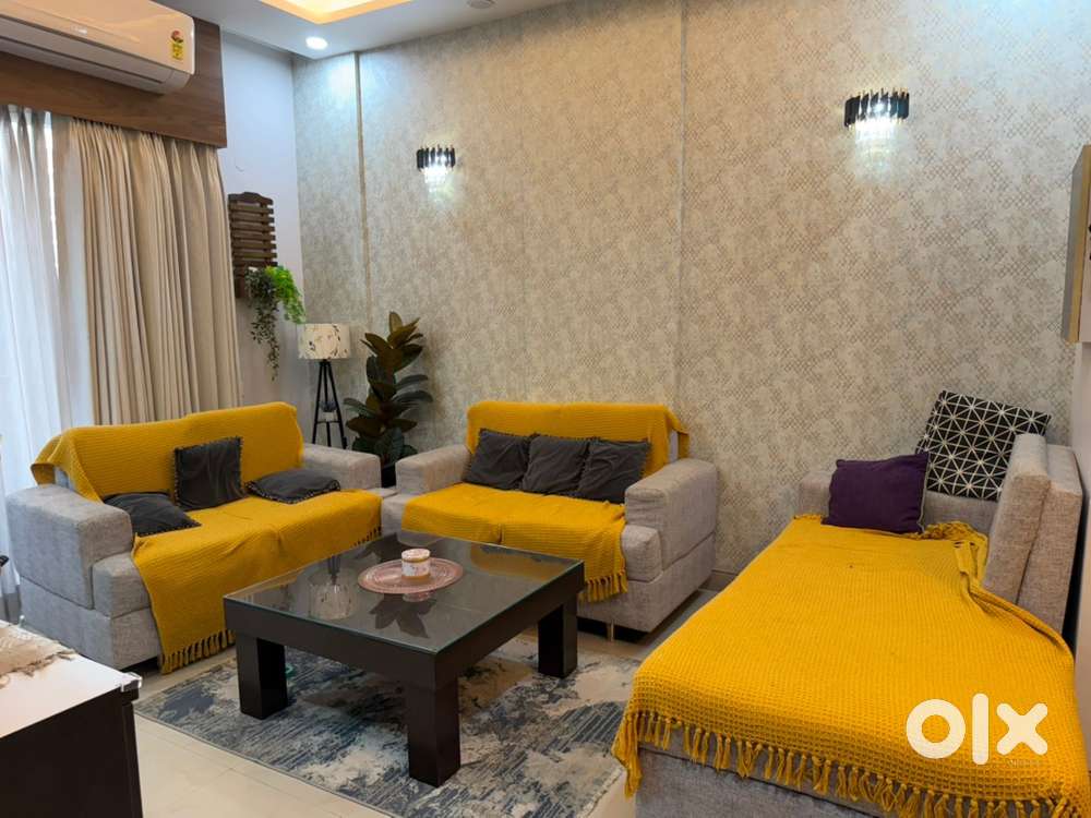 Sofa with central Table