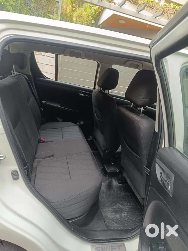 Maruti Suzuki Swift Vxi, 2012, Petrol