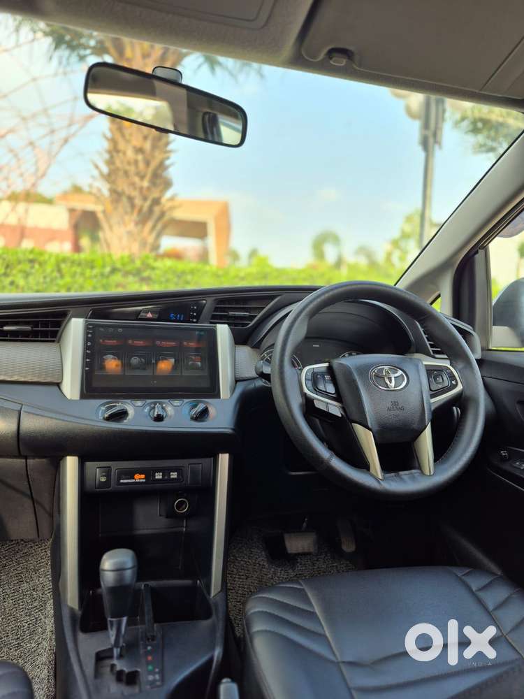 Toyota Innova Crysta 2.8 Gx At 8 Seater, 2017, Diesel