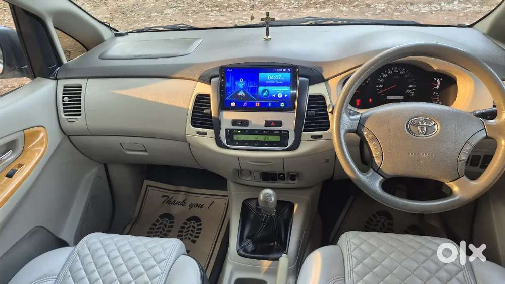 Toyota Innova V 8str Full Option 2009 Single Owner