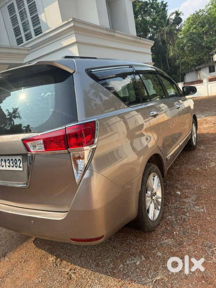 Toyota Innova Crysta 2.8z Automatic, 2016, Diesel