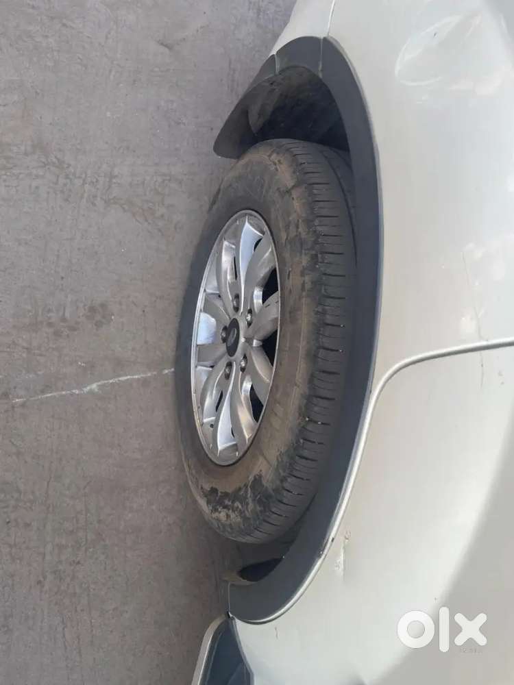 Mahindra Xuv500 2015 Diesel 123000 Km Driven With Sunroof