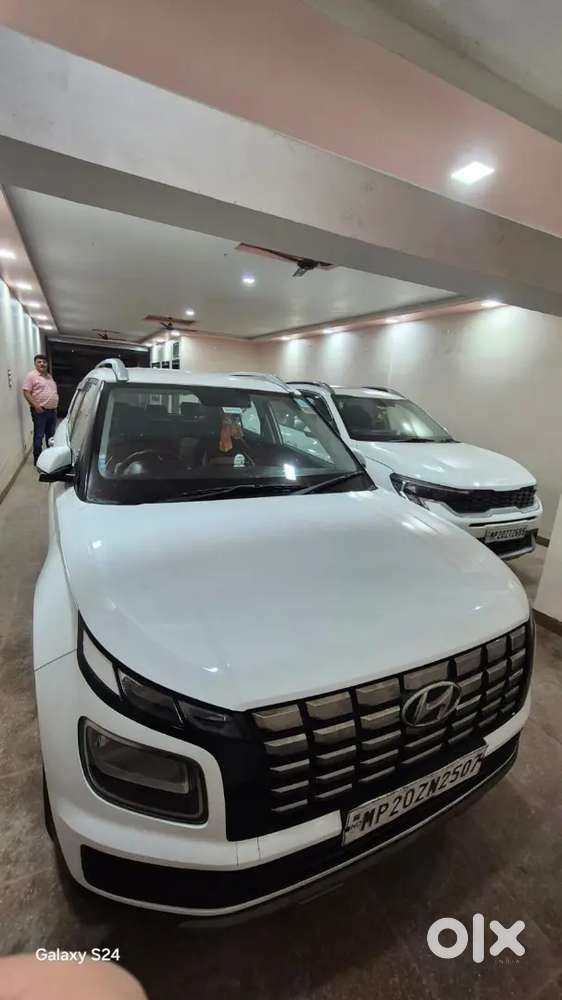 Hyundai Venue 2024 Diesel Well Maintained