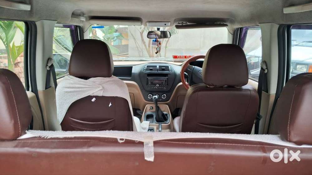 Mahindra Tuv 300 T4 2017