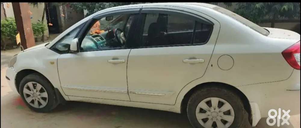 Dusari Leni Hai Gadi Mast Hai Koi Kam Nahi Hai