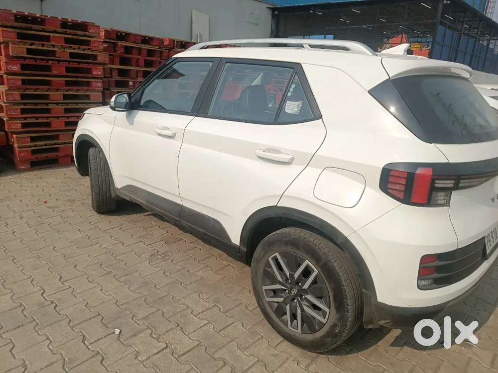 Hyundai Venue 2022 Diesel Well Maintained