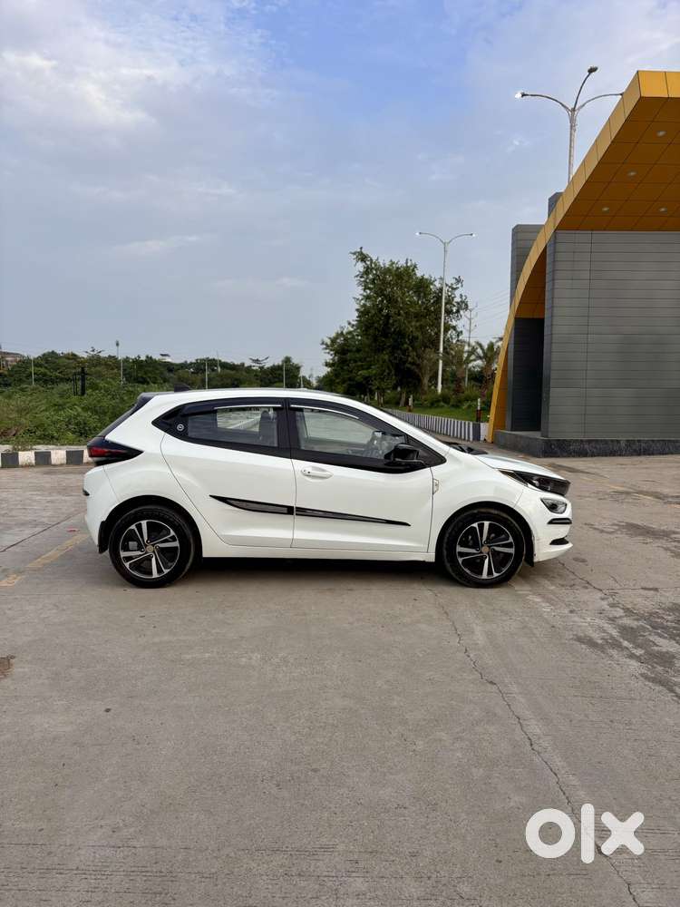 Tata Altroz Xz Plus (s) Dark Edition, 2023, Petrol