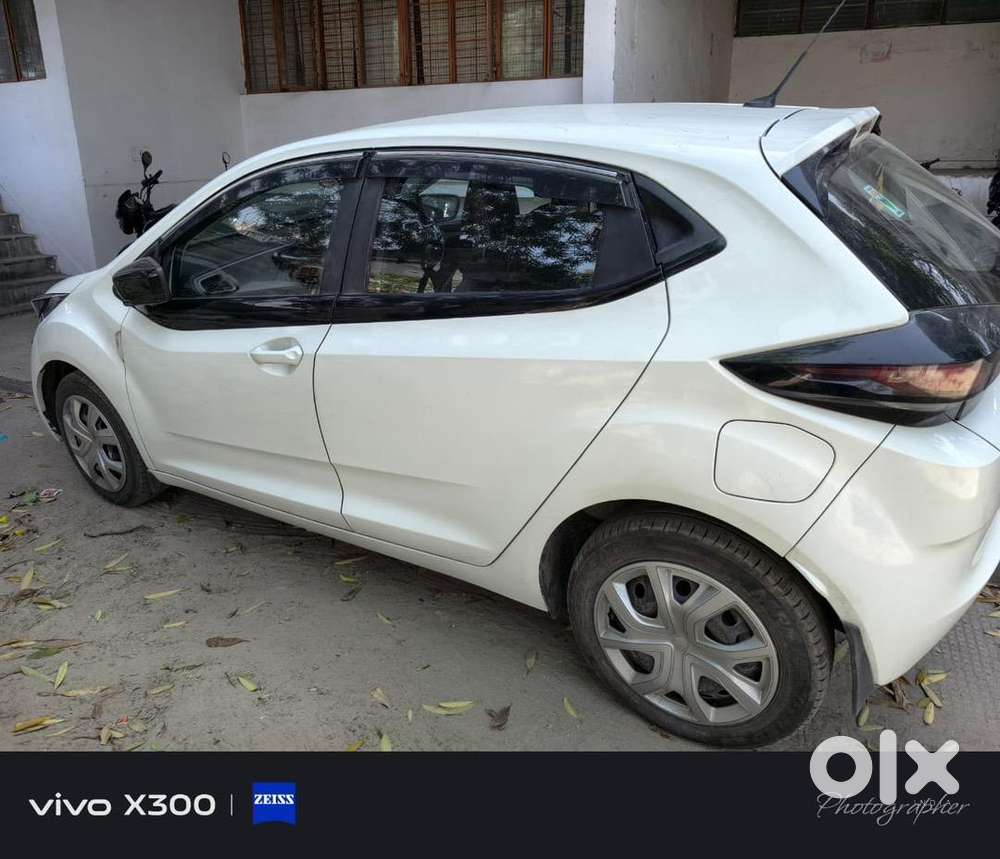 Tata Altroz 2024 Petrol Well Maintained 22000 Km Driven