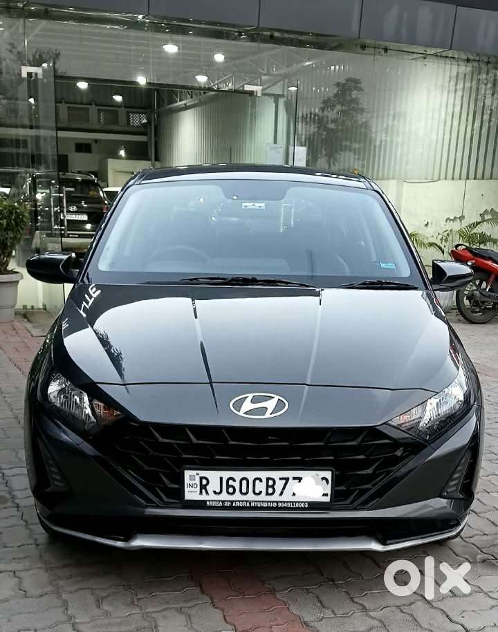 Hyundai I20 Sportz 1.2 Ivt Dual Tone, 2024, Petrol