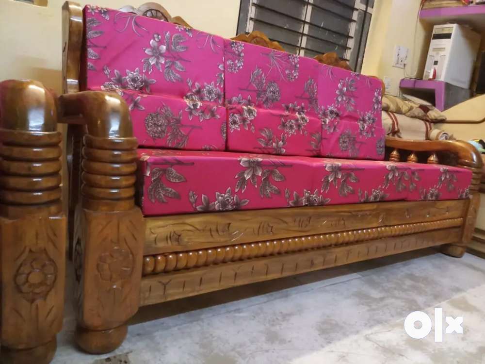 Olx sofa set deals wooden