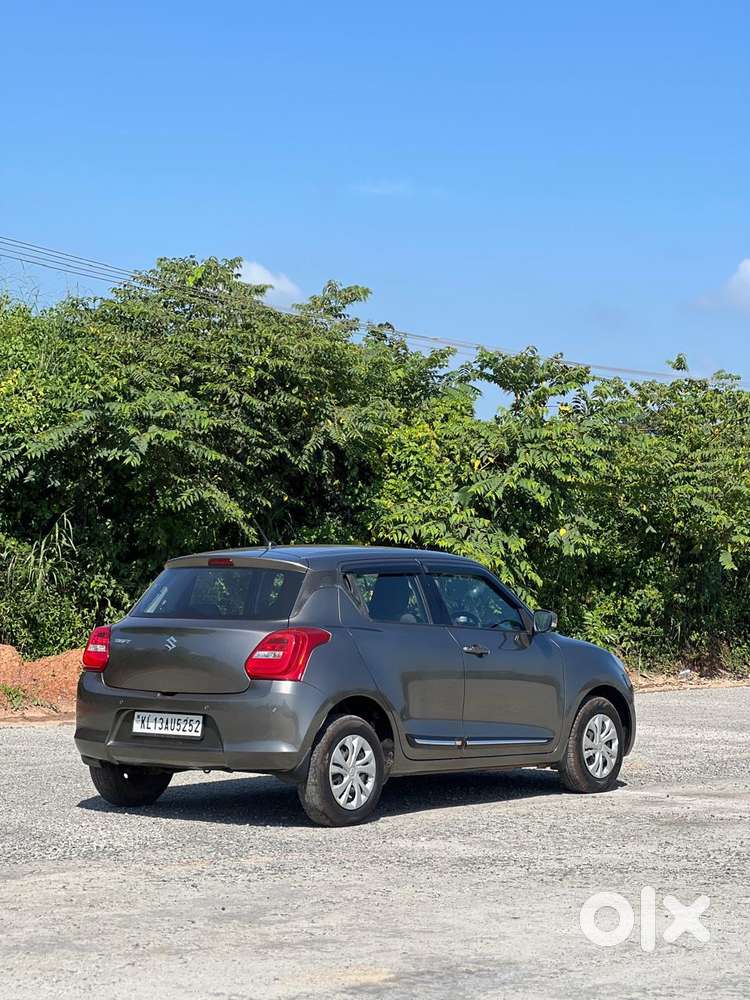 Maruti Suzuki Swift Vxi + Manual, 2022, Petrol