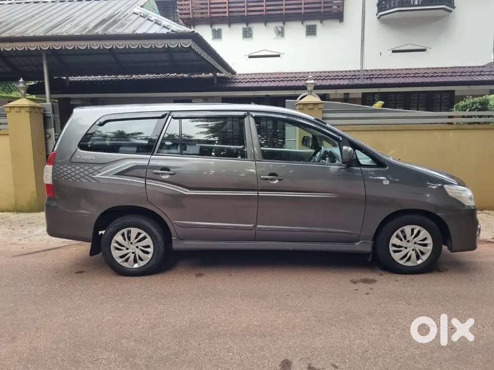 Toyota Innova 2014 Diesel Well Maintained