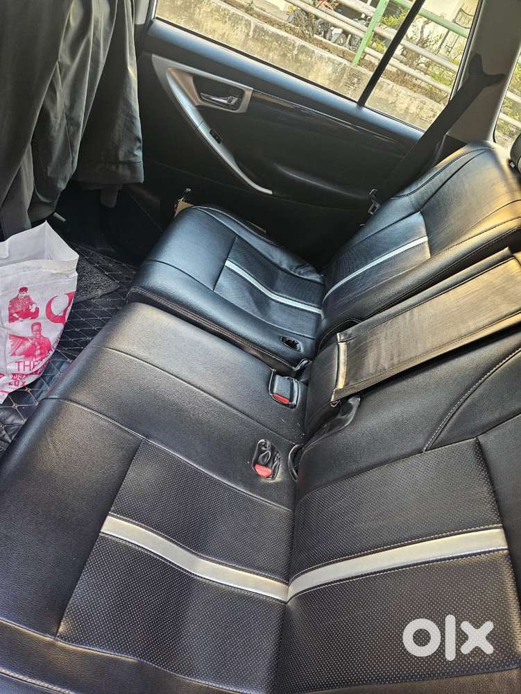 Toyota Innova Crysta 2.4 V 7 Str, 2016, Diesel