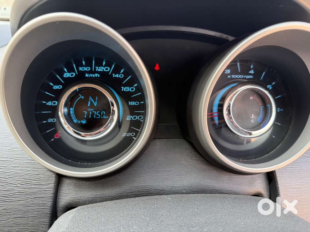 Mahindra Xuv500 2016 Diesel Permium Condtion Company Service Record