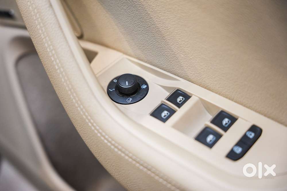 Skoda Superb L&k 2.0 Tdi At, 2021, Petrol