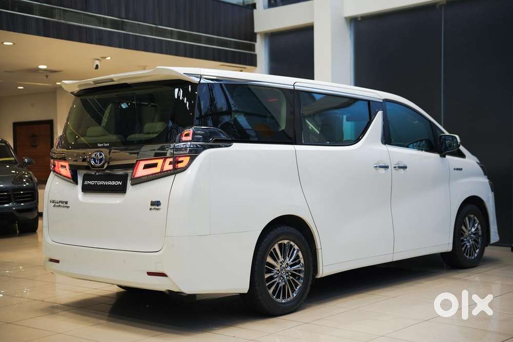 Toyota Vellfire Vip – Executive Lounge, 2022, Petrol