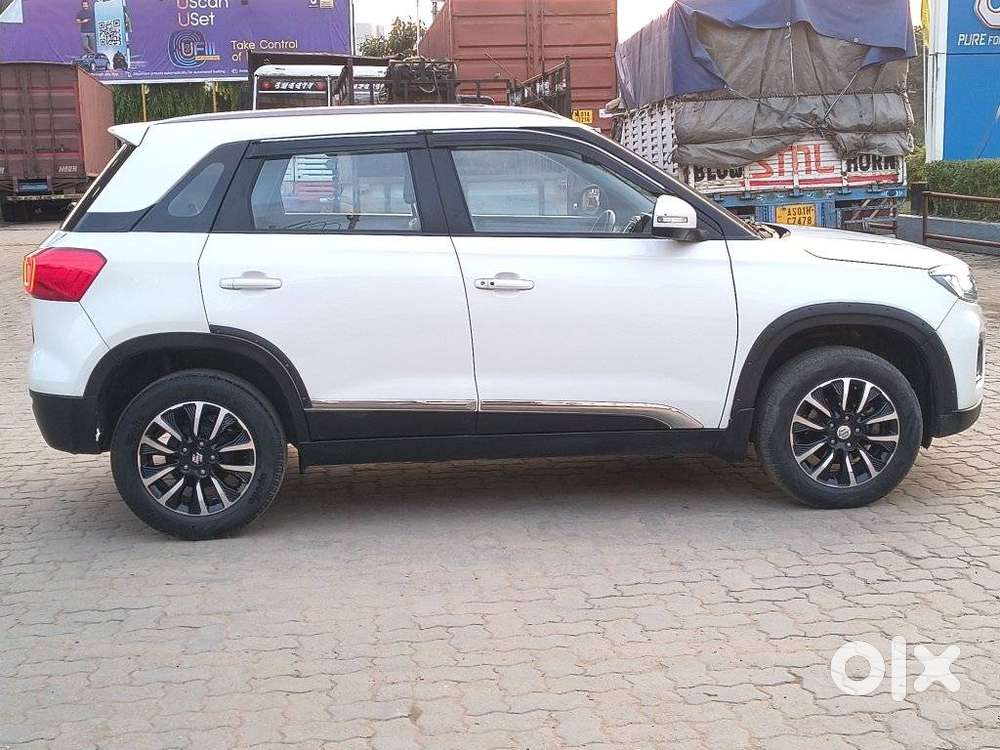 Maruti Suzuki Brezza 1.5 Zxi Smart Hybrid Dual Tone, 2022, Petrol