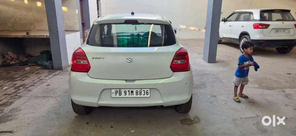 Maruti Suzuki Swift 2021 1.2 Vxi Amt