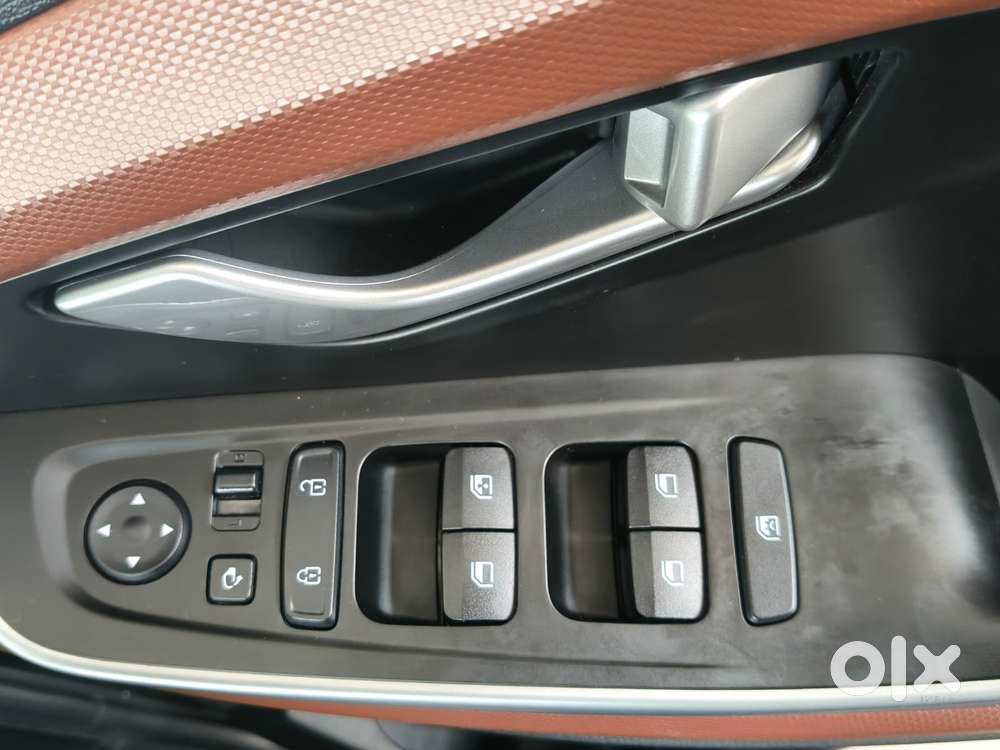 Hyundai Alcazar Signature (o) 6 Str 1.5 Petrol Dct, 2023, Petrol
