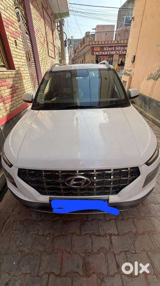 Hyundai Venue 2019 Petrol 65000 Km Driven